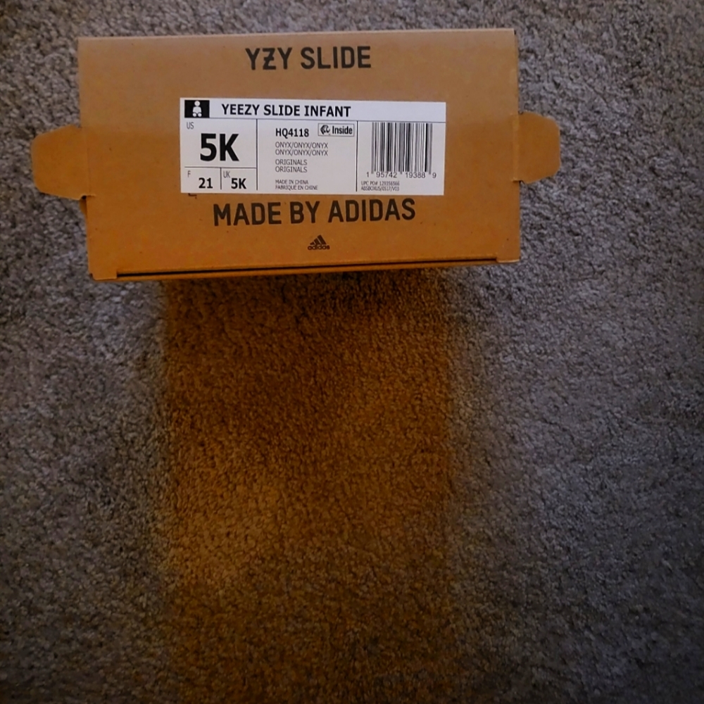 Baby Yeezy slides size 5